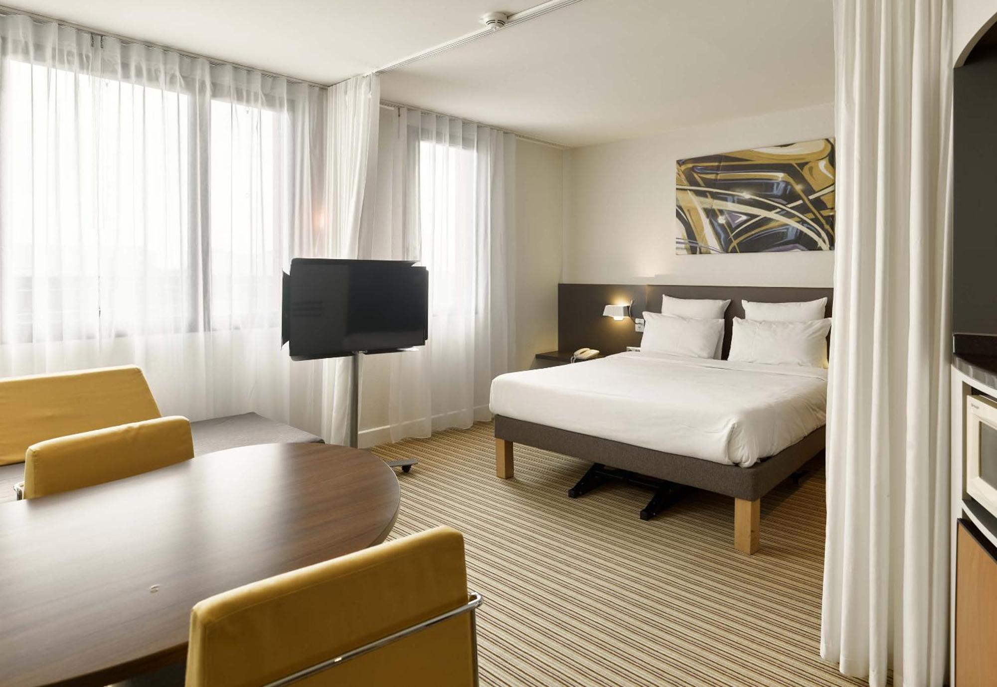 B&B Hotel Velizy Est Екстер'єр фото